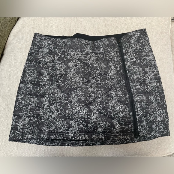 Smartwool- quilted wool apres skirt size large - Picture 1 of 4